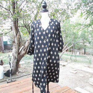 41 Hawthorn Black and White Long Sleeve Dress